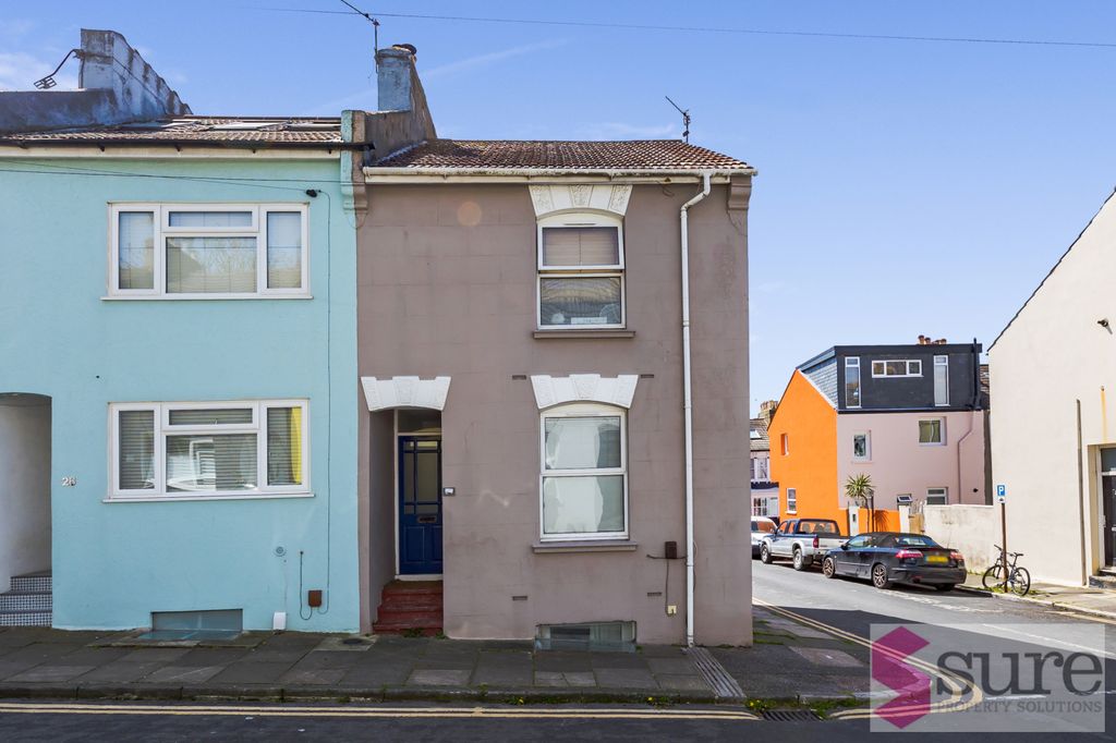 Property photo 1 of 7 Four Bedroom End Of Terrace
