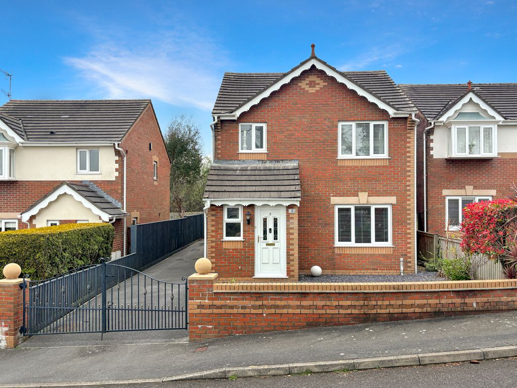 Property photo 1 of 28
