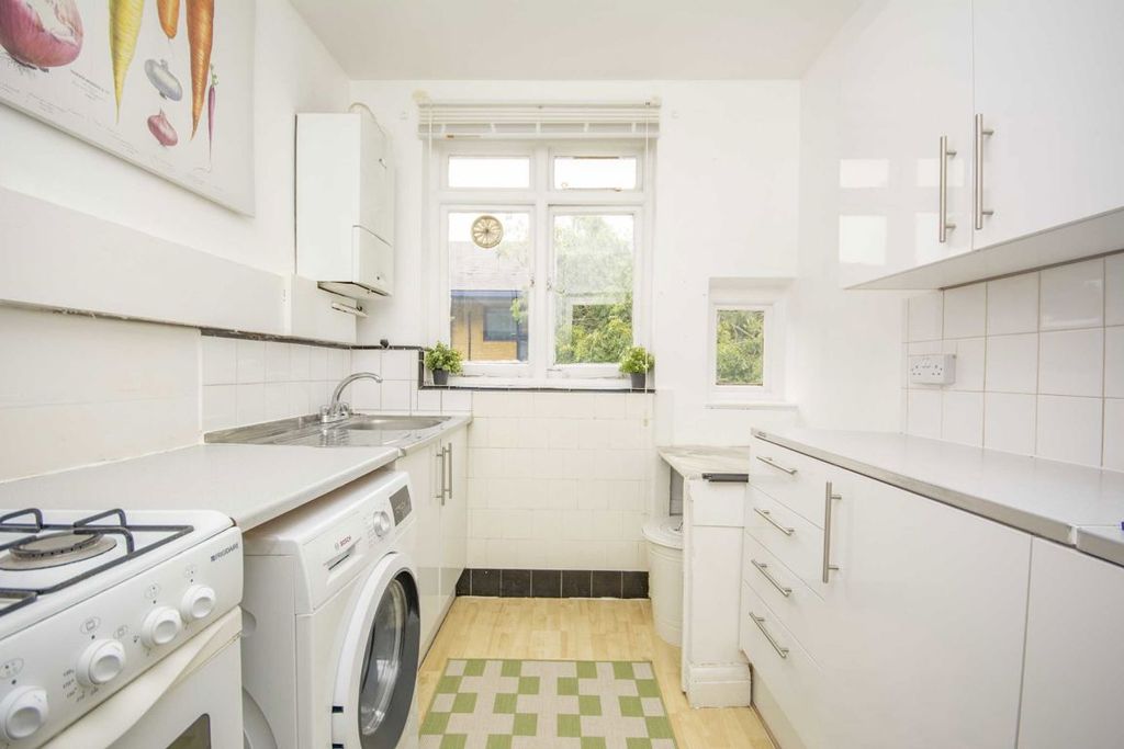 Property photo 3 of 4