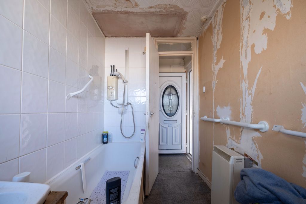 Additional image 10 of 2 bed flat for saleMaybole Road, Port Glasgow PA14