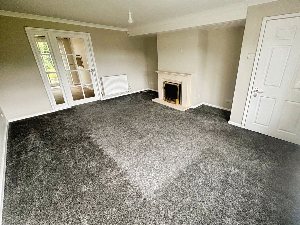 Property photo 2 of 9 Lounge