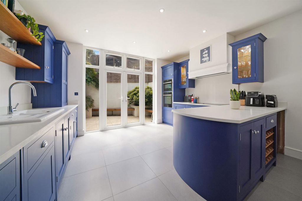Property photo 2 of 15 150 Camberwell New Road - 1Jlmzqfljss1Ijdlsdn2.Jpg