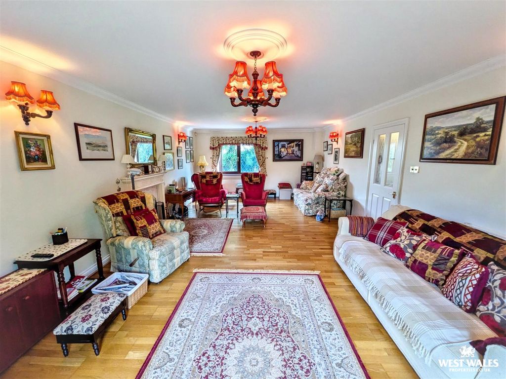 Property photo 2 of 26 8272.Jpg
