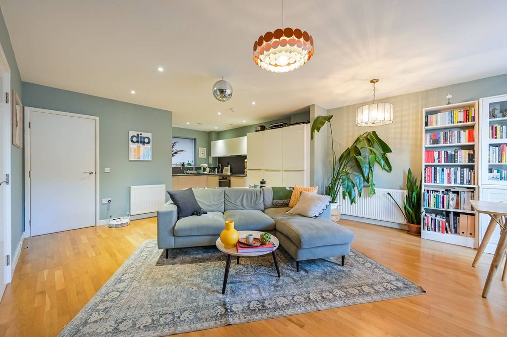 Property photo 2 of 24