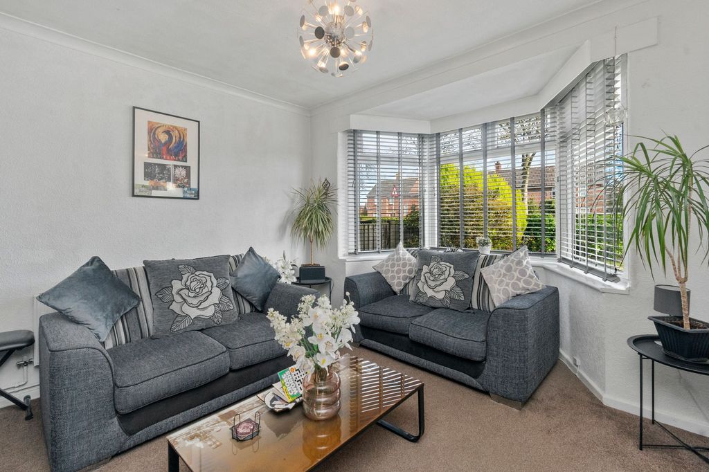 Property photo 2 of 32