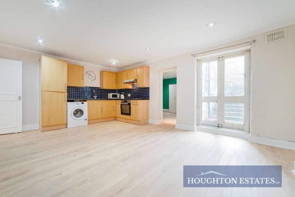 Property photo 2 of 11 Photo 5