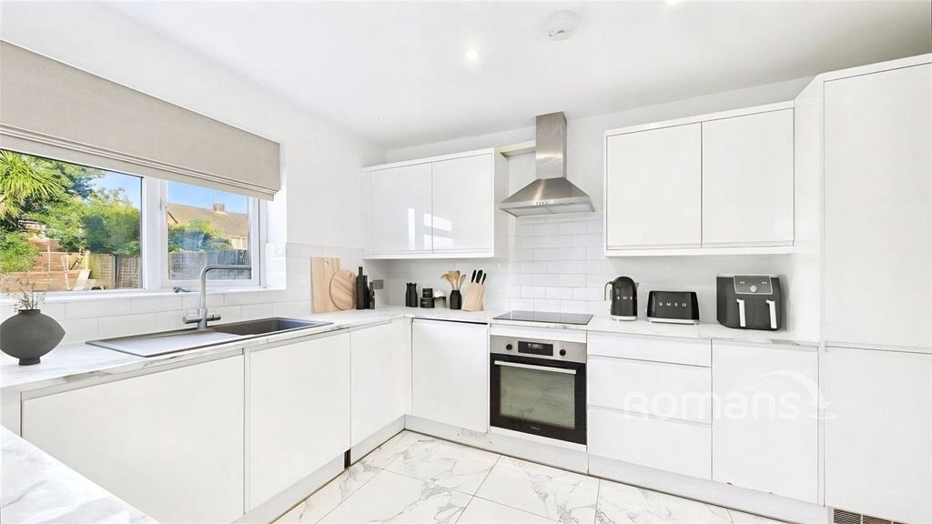 Property photo 2 of 15 Picture No. 10