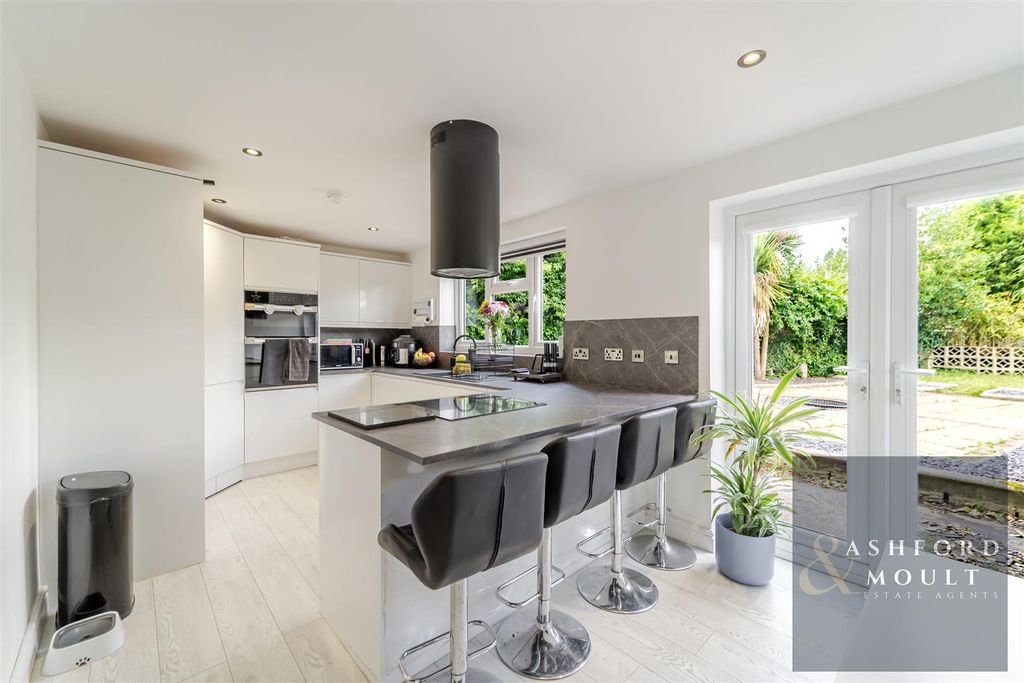 Property photo 2 of 37 Ashford-33.Jpg