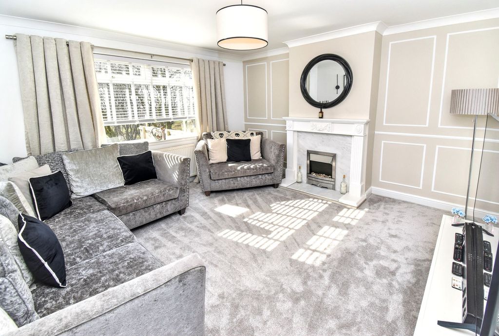 Property photo 2 of 11 Lounge