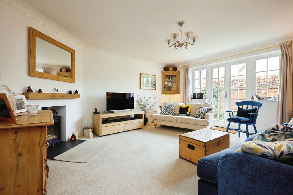 Property photo 3 of 21