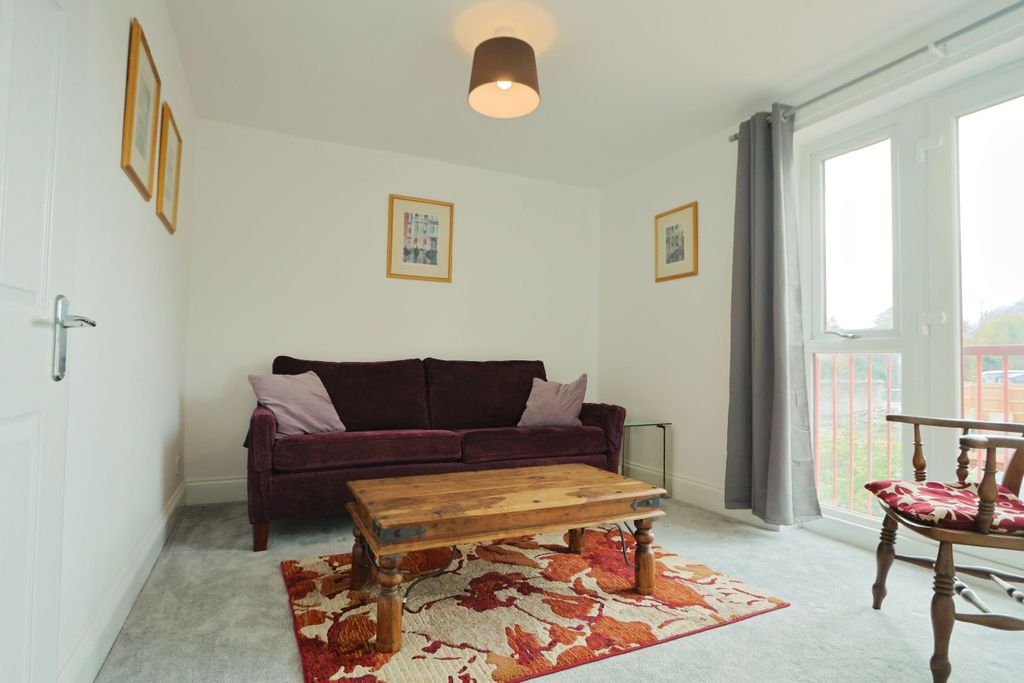 Property photo 2 of 21