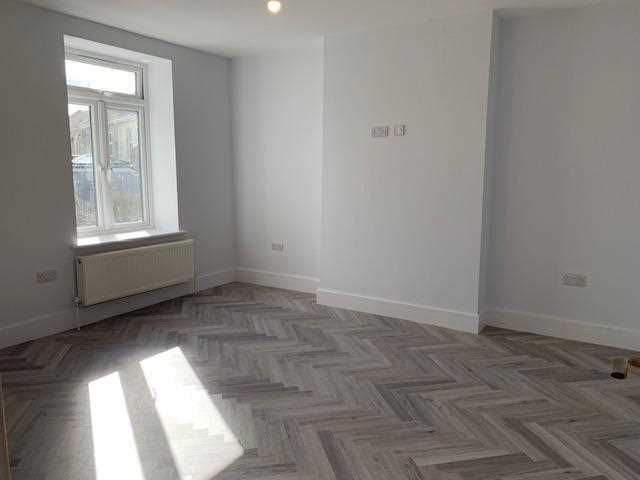 Property photo 3 of 9 Lounge