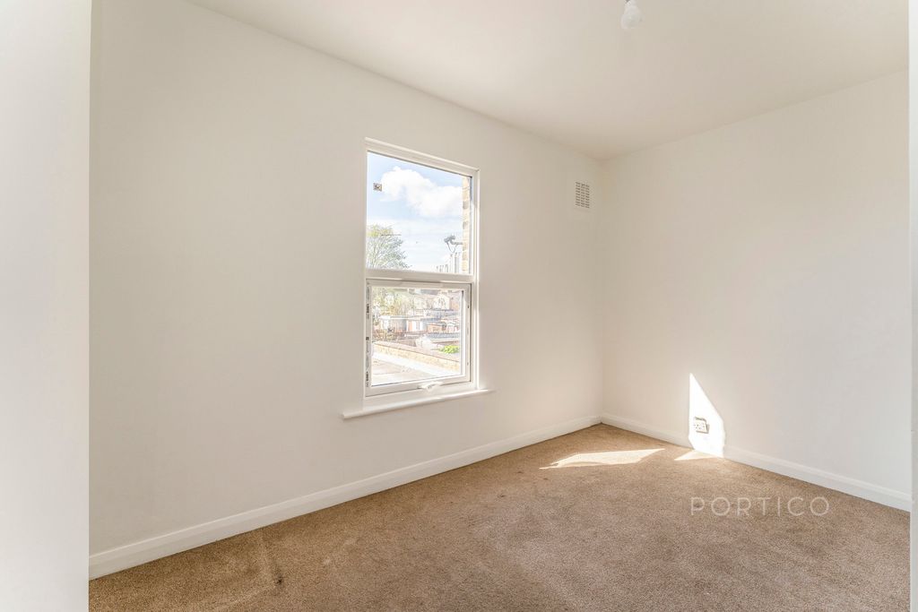 Property photo 3 of 18 Pbox-Img.Jpg