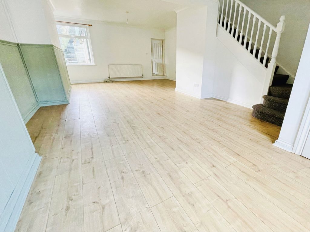 Property photo 2 of 11 Image