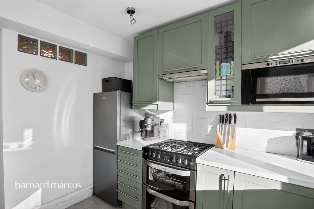 Property photo 2 of 9