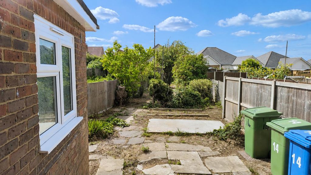 Property photo 2 of 12 Garden (2).Png