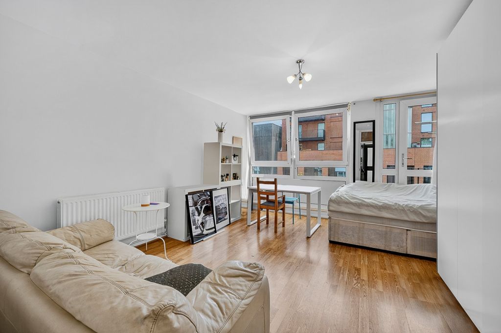 Property photo 2 of 14