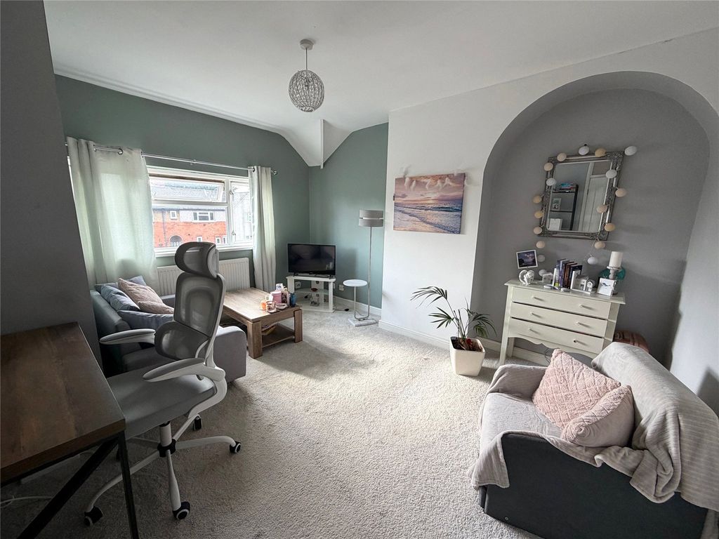 Property photo 2 of 11 Picture No. 12