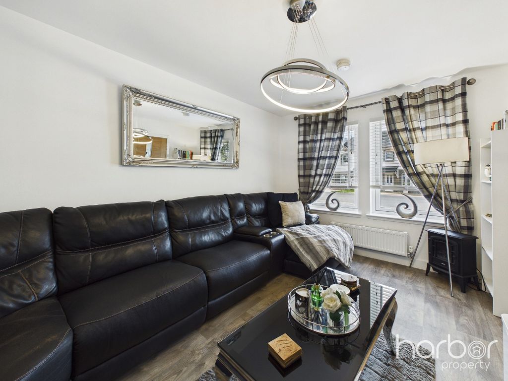 Property photo 3 of 15 5180685