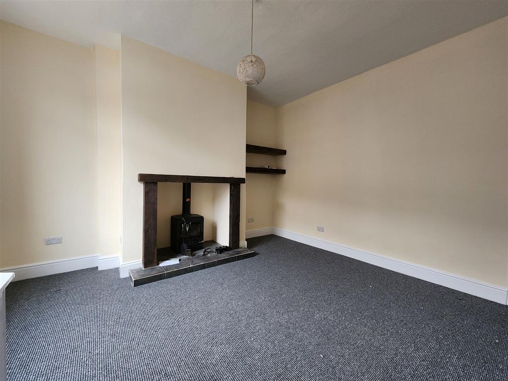 Property photo 3 of 8 6797.Jpg