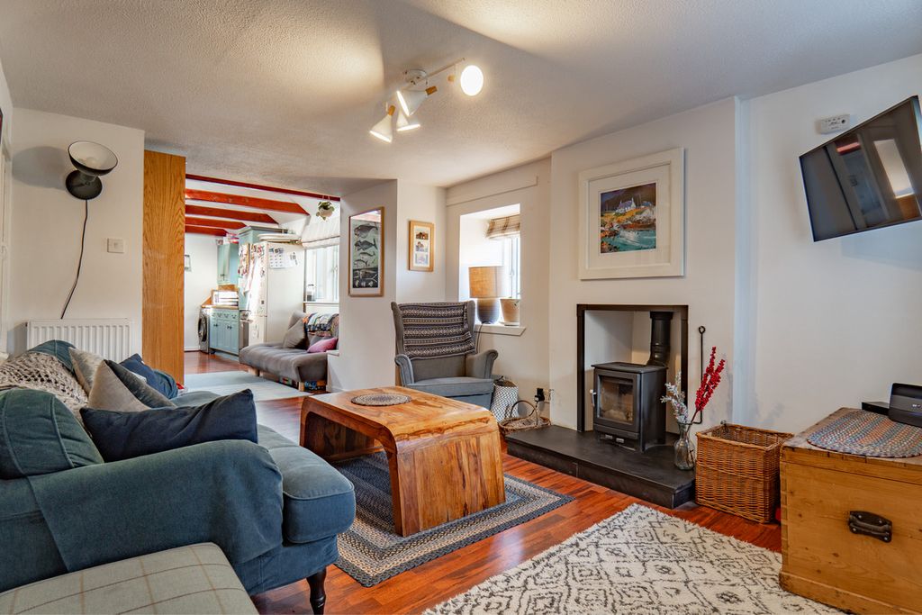 Property photo 2 of 49