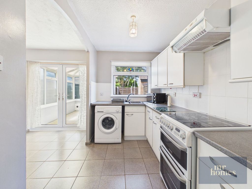 Property photo 3 of 34