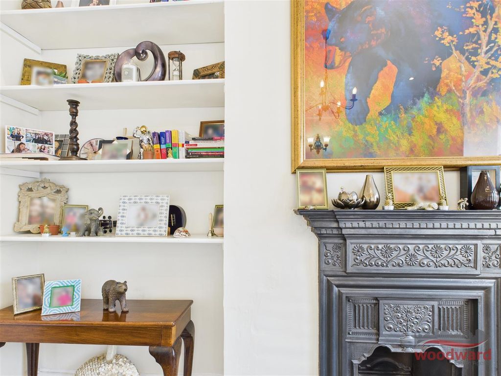 Property photo 3 of 13 Living Room