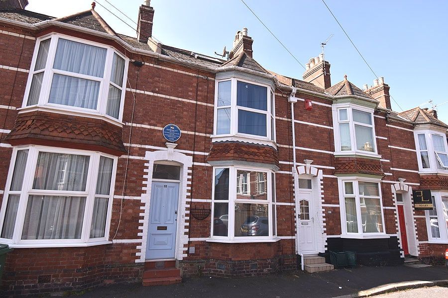 Property photo 1 of 12