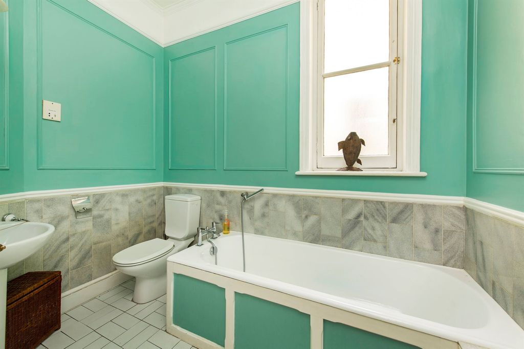 Property photo 3 of 17
