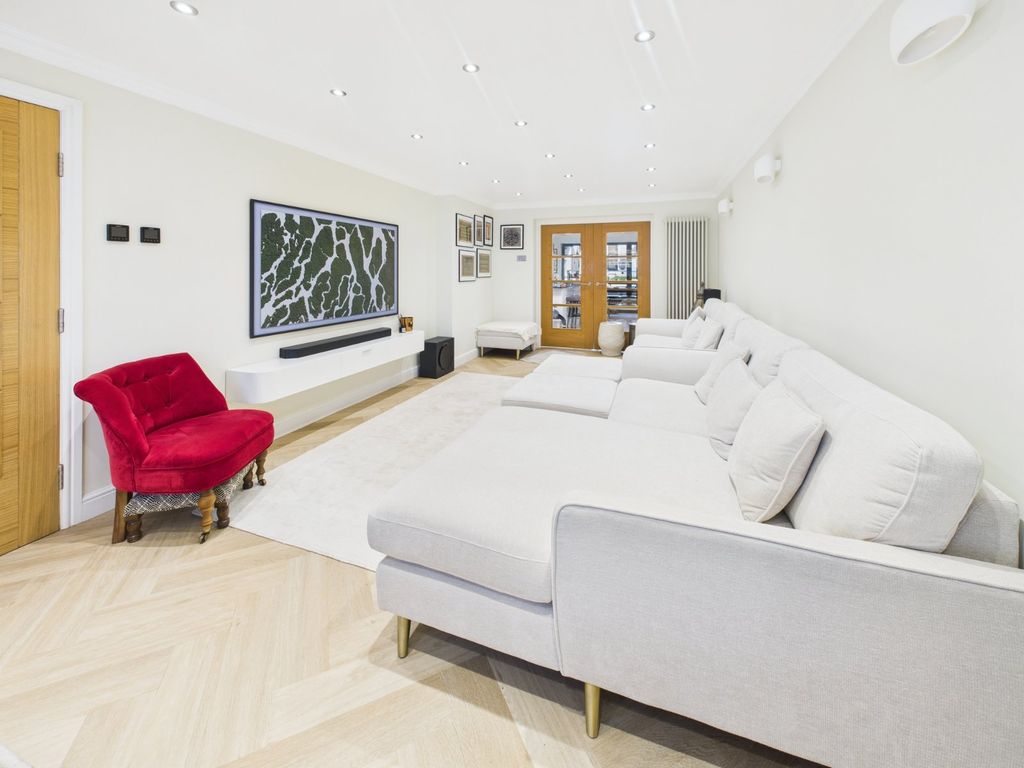 Property photo 2 of 33 Reception Room