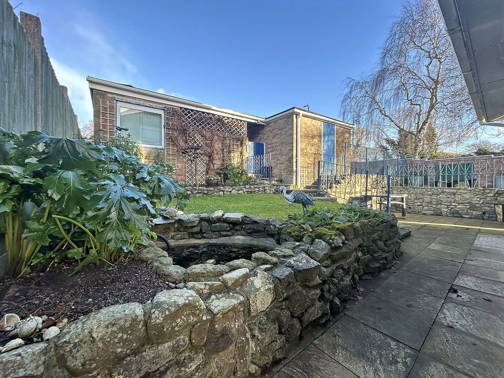 Property photo 2 of 14