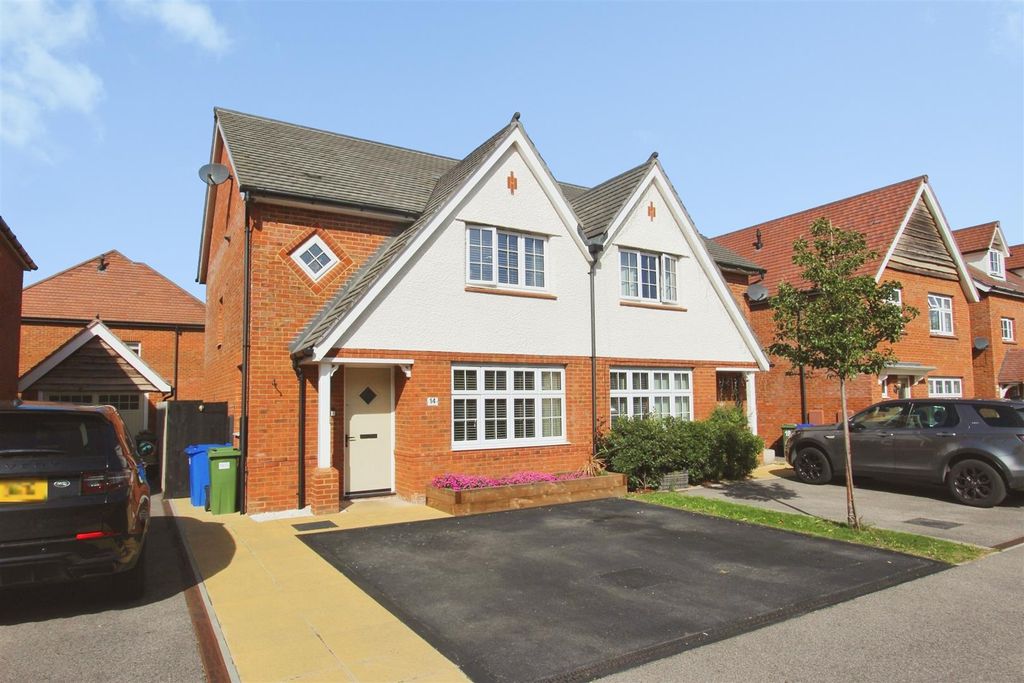 Property photo 1 of 19 External