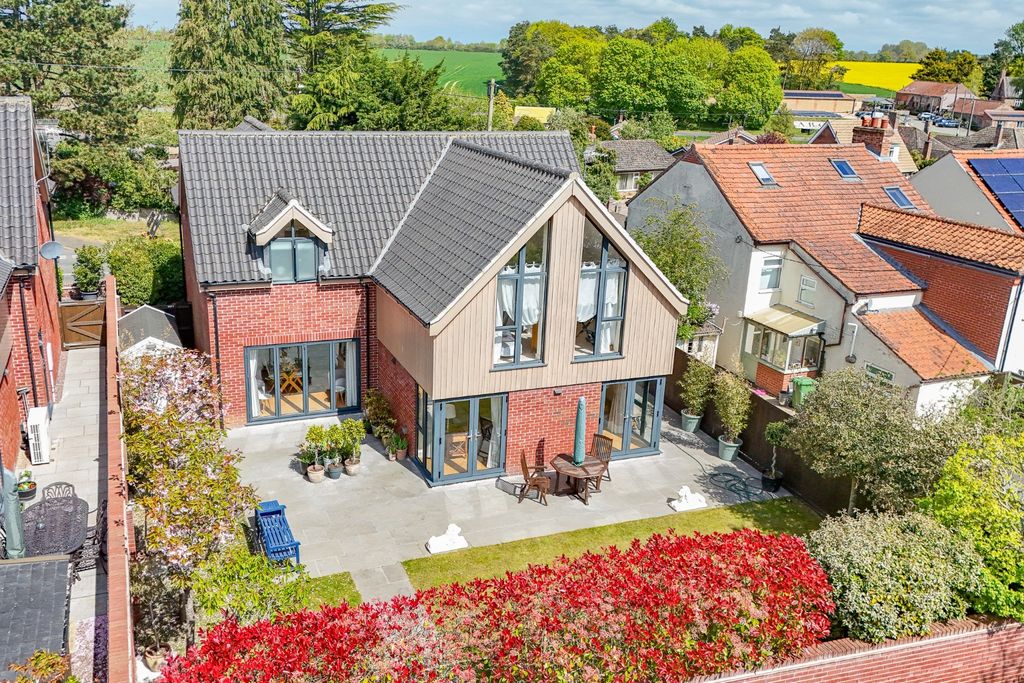 Property photo 2 of 38 2396314