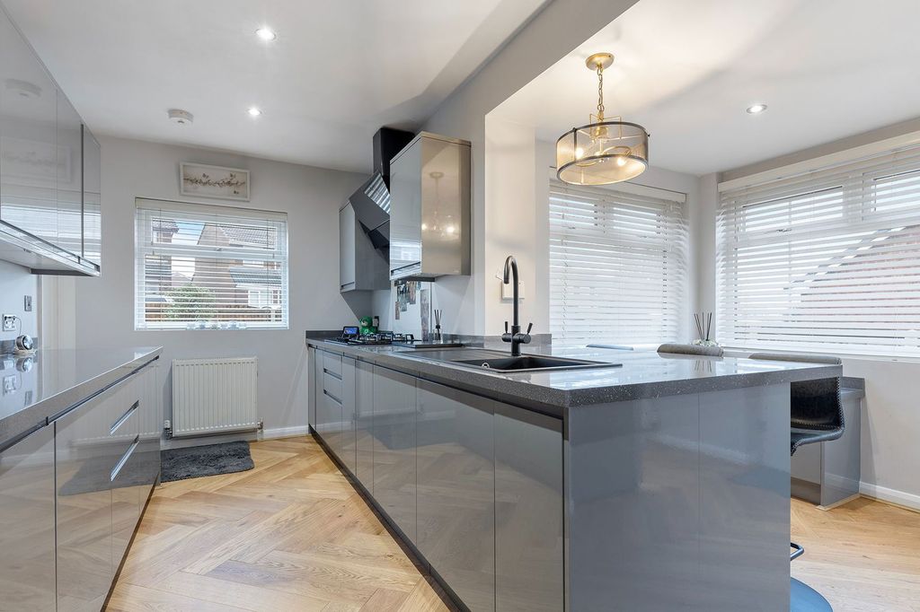 Property photo 3 of 22