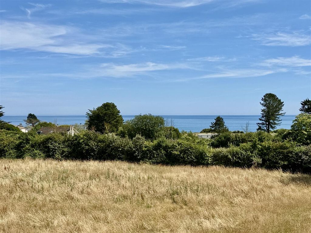 Property photo 2 of 32 Sea View.Jpg