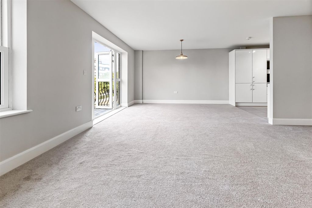 Property photo 2 of 13 12 Wrysdale House-002.Jpg