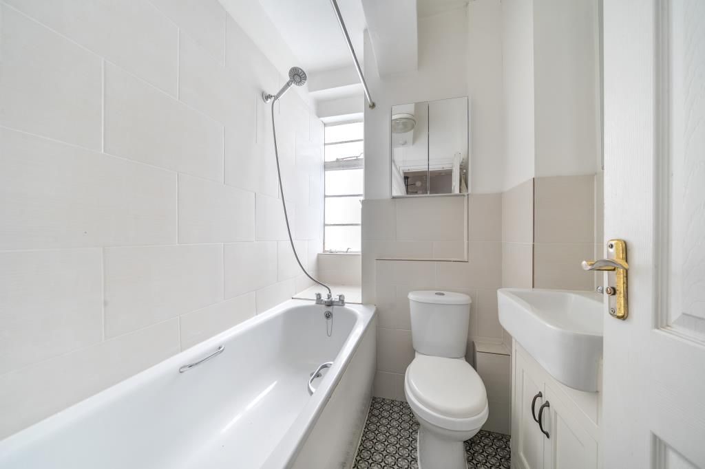 Property photo 3 of 18 Bathroom