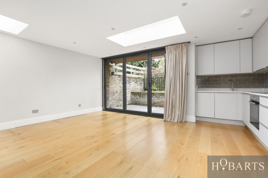 Property photo 3 of 16 Gallery