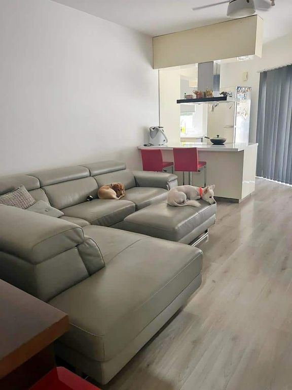 Property photo 1 of 9