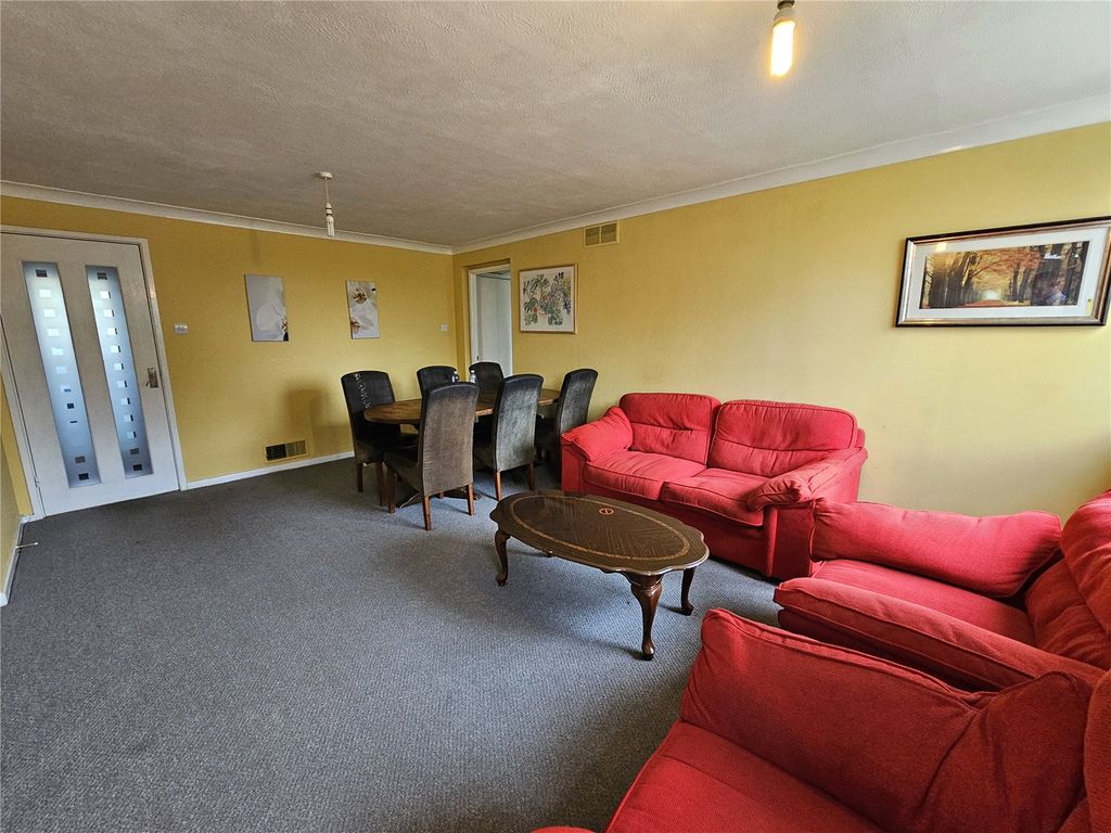 Property photo 3 of 7 Picture No. 04