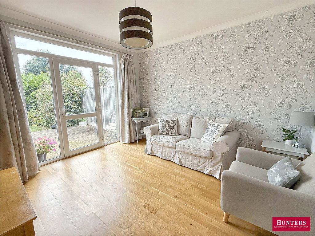Property photo 3 of 21 Picture No. 05