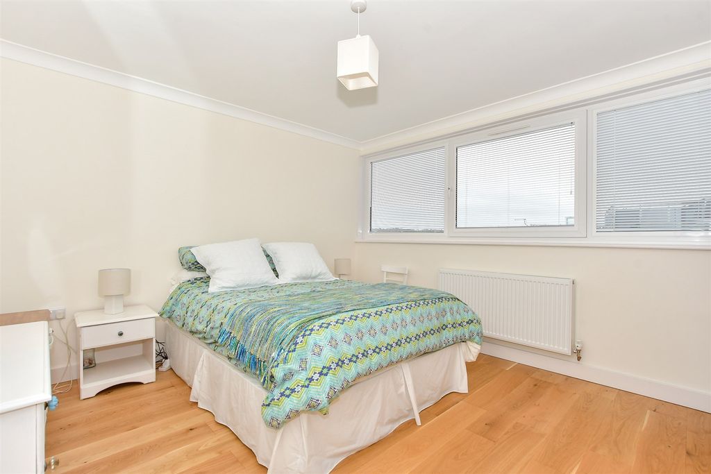 Property photo 3 of 9 Bedroom 1