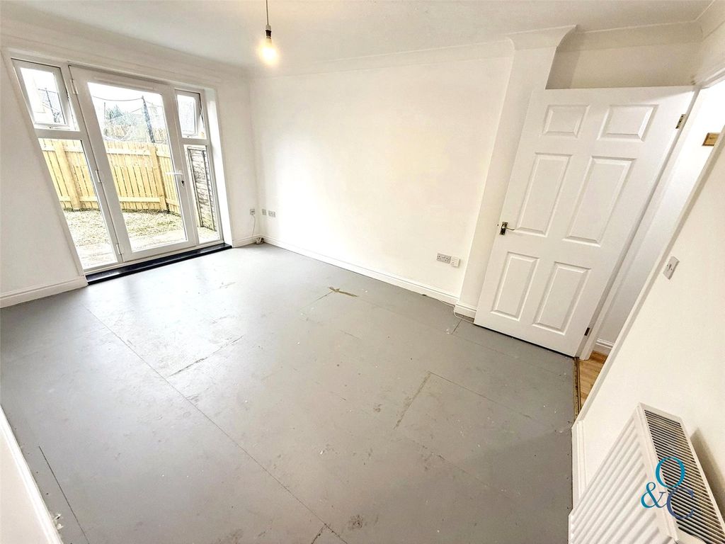 Property photo 3 of 13 Picture No. 12