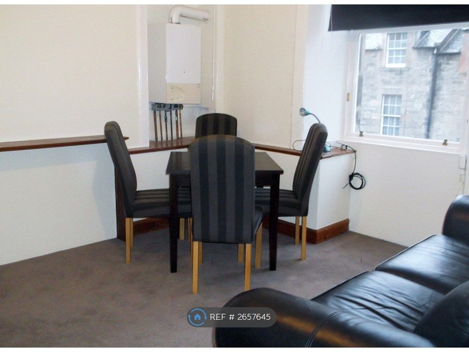 Property photo 2 of 9 Lounge 2