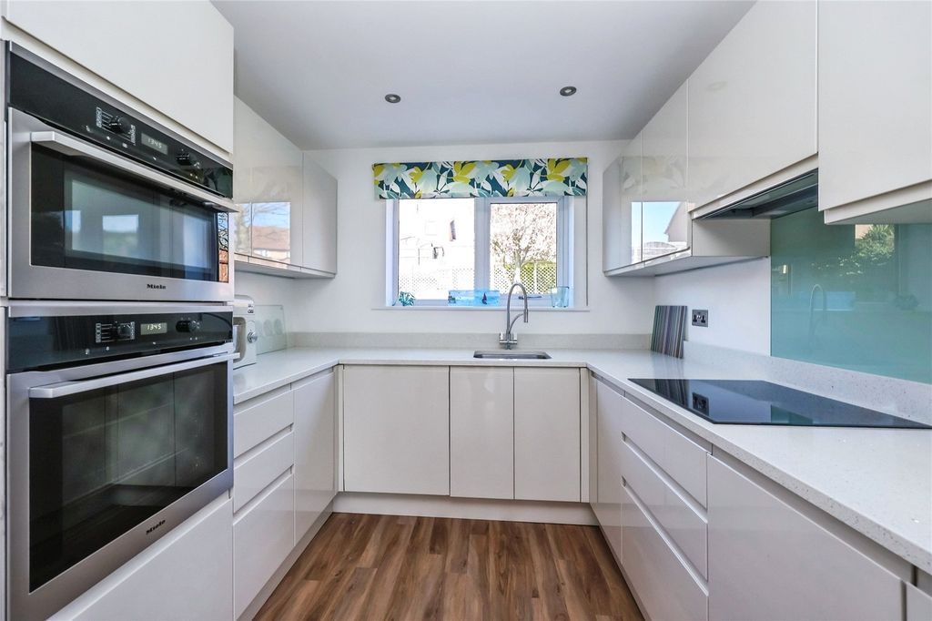 Property photo 2 of 24 Kitchen