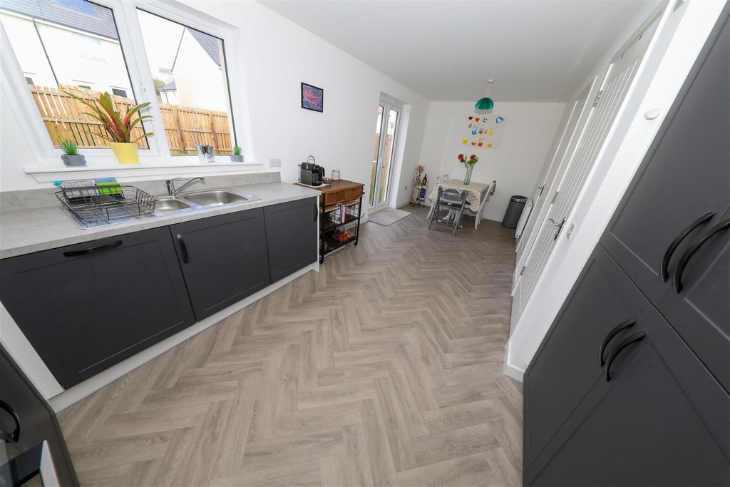 Property photo 3 of 20 C