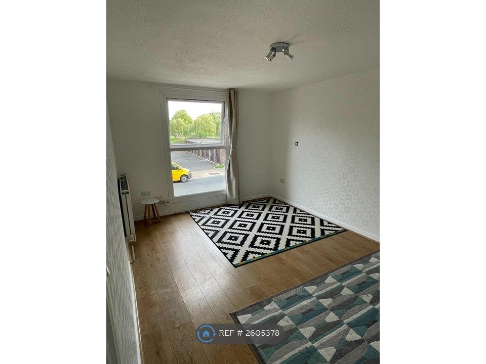 Property photo 2 of 27