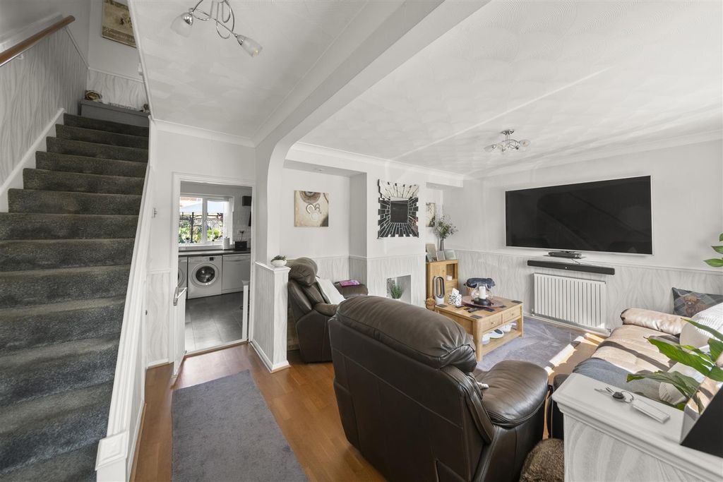 Property photo 2 of 18 liv Room 2