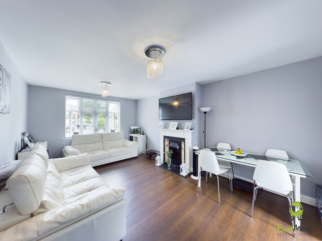 Property photo 1 of 8 Presented By Nicoleta At Ewemove Bexleyheath And D