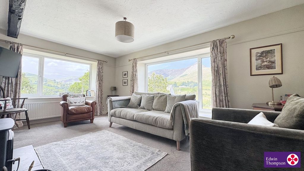 Property photo 3 of 41